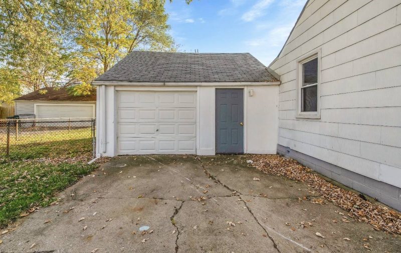 Rent-To-Own Hazel Park Move-In Ready 2BR RTO