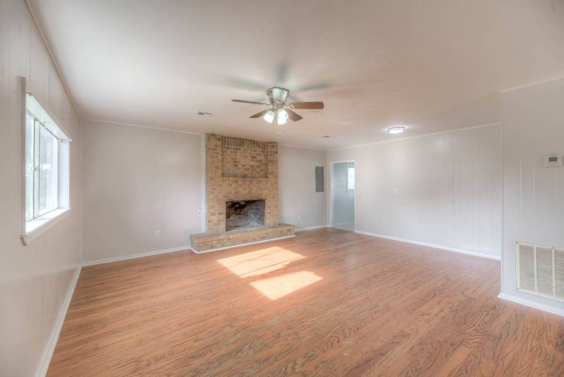 Lakefront Home on George Taylor Lake Livingston Texas Owner Finance or Rent to Own