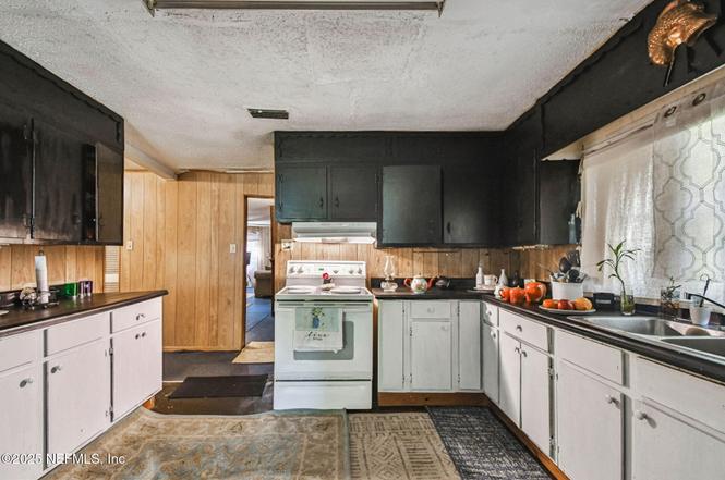 5 Bedroom Home Near St. Augustine Beach Owner Financing